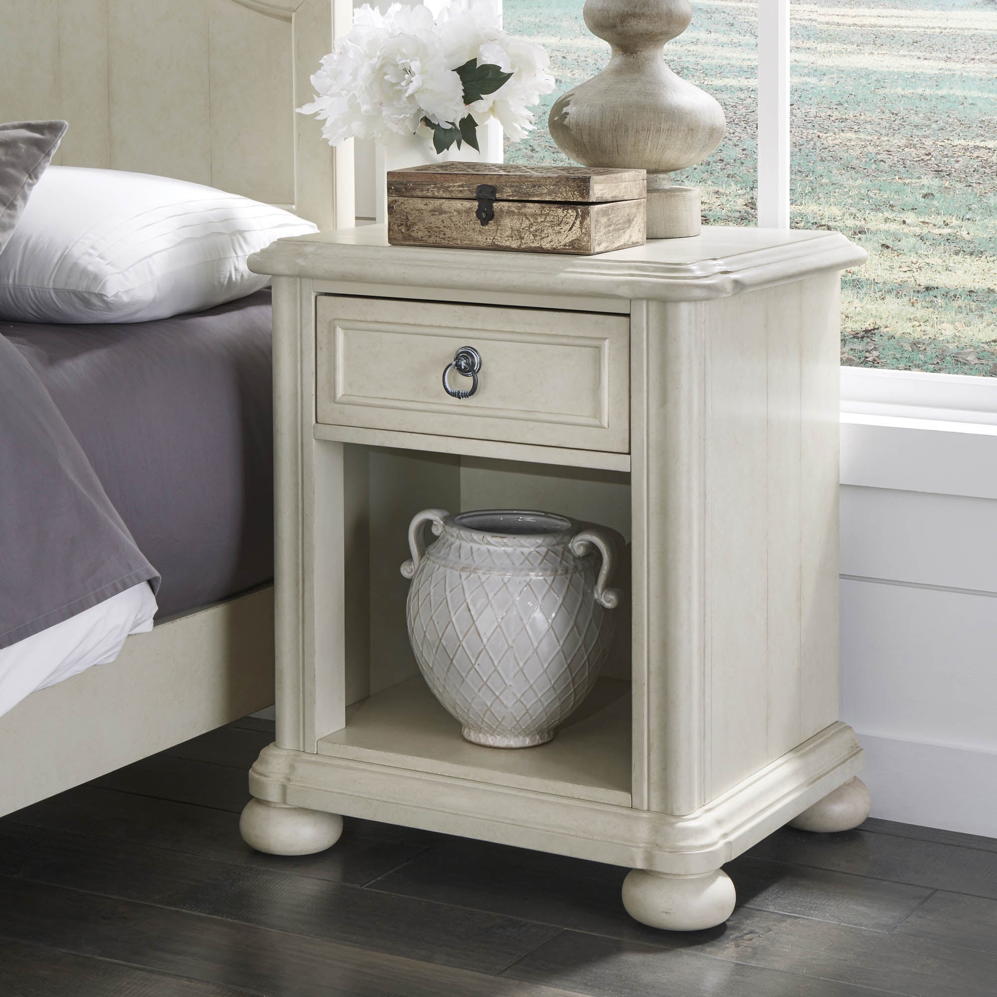 Chambre Nightstand by homestyles