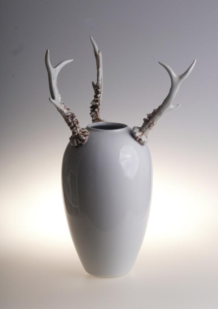 Retro Style Porcelain Flower Vase with Deer Horns